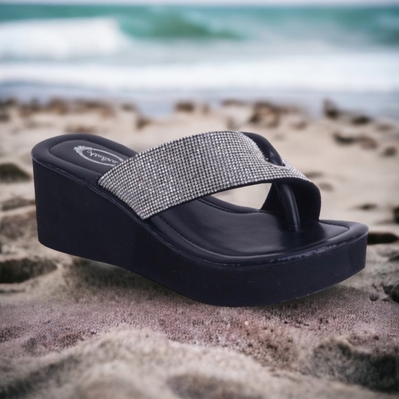 Size 5.5 Italina White Silver Rhinestone Embellished Platform Thong Sandal - Picture 3 of 5